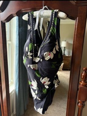 Robin Piccone Elisa 1PC Swimsuit Size 6 Black NWT Cruise Beach Feminine